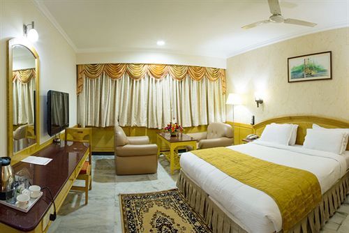 Ramyas Hotels Tiruchirappalli Ngoại thất bức ảnh